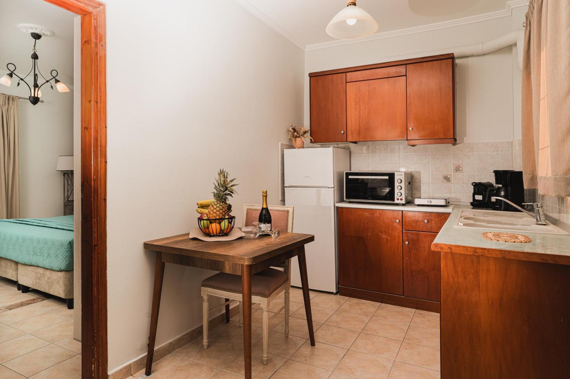St Nicholas Tsilivi Apts By 