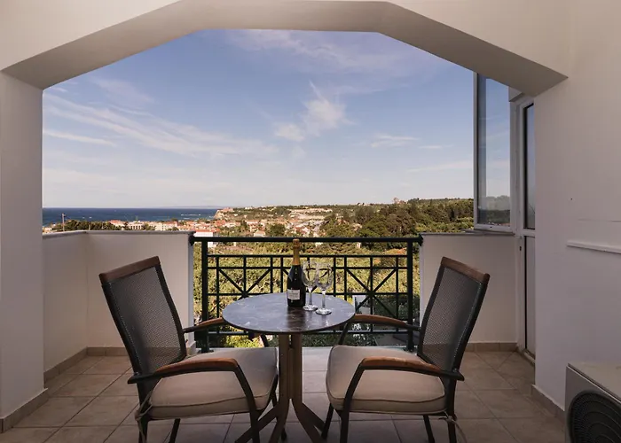 St Nicholas Tsilivi Apts By \