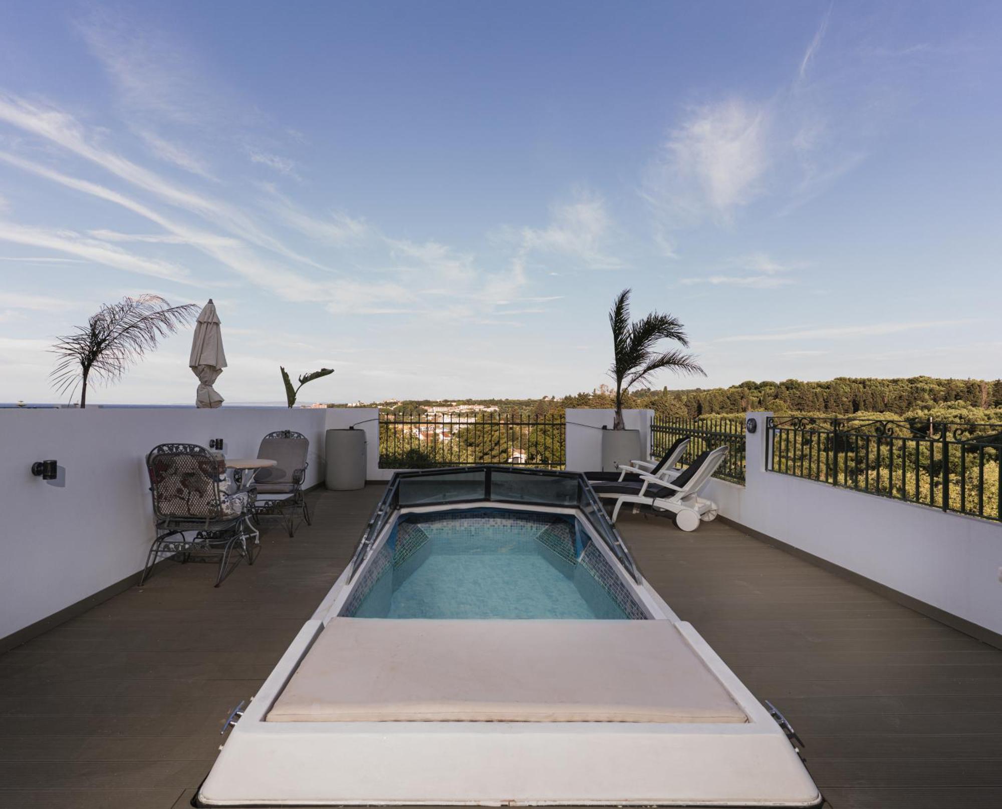 St Nicholas Tsilivi Apts By 