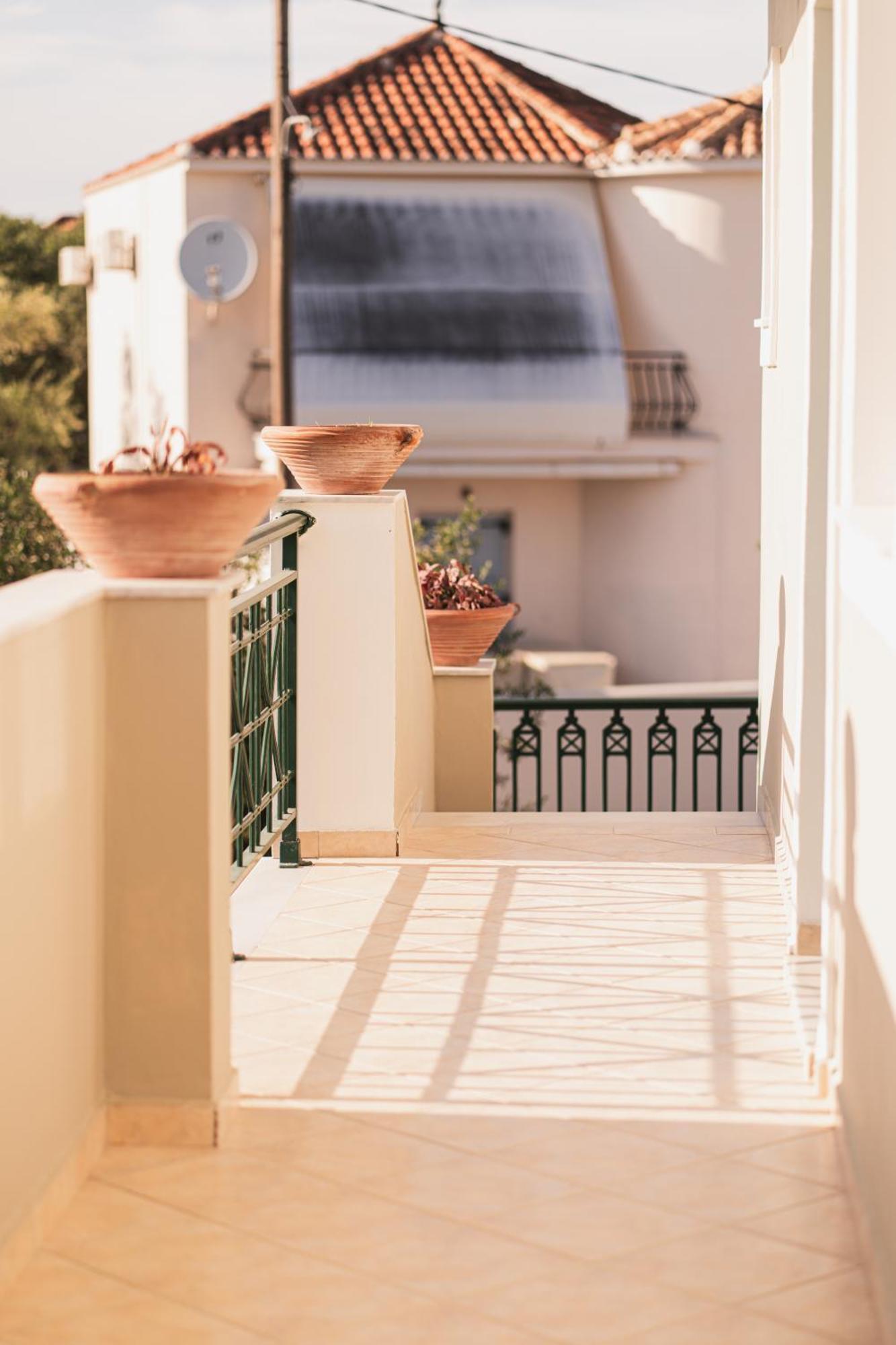 St Nicholas Tsilivi Apts By 
